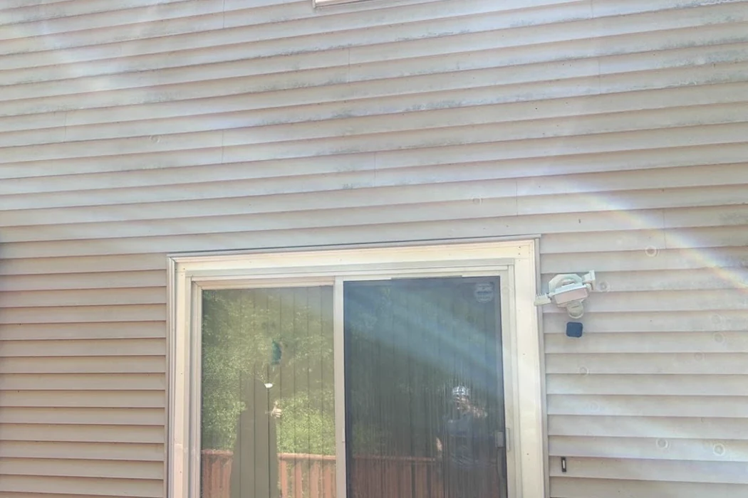 Vinyl & aluminum siding cleaning by Callahan Exterior Cleaning